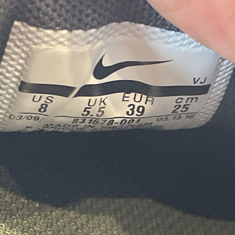 NIKE FLEX TR6 WOMENS SHOES GRAY/ CAMOFLOUGE SIZE 8 M - Picture 7 of 8